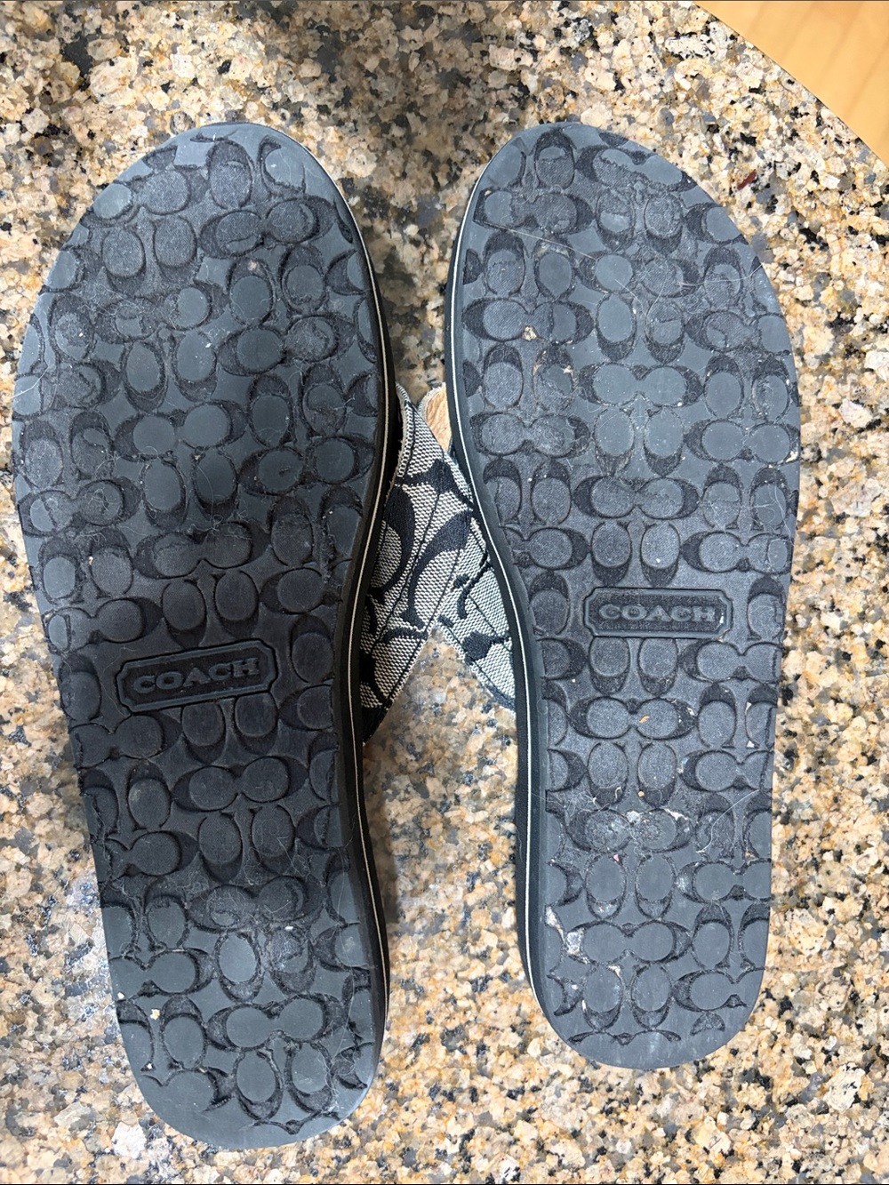 Coach Black and Tan Logo Thong Sandals Size 8 - Picture 10 of 11